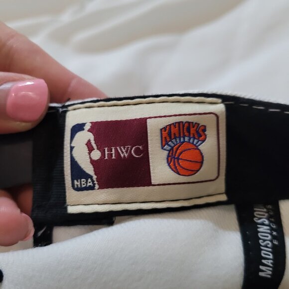 Knicks hat 🧢 - Picture 3 of 7